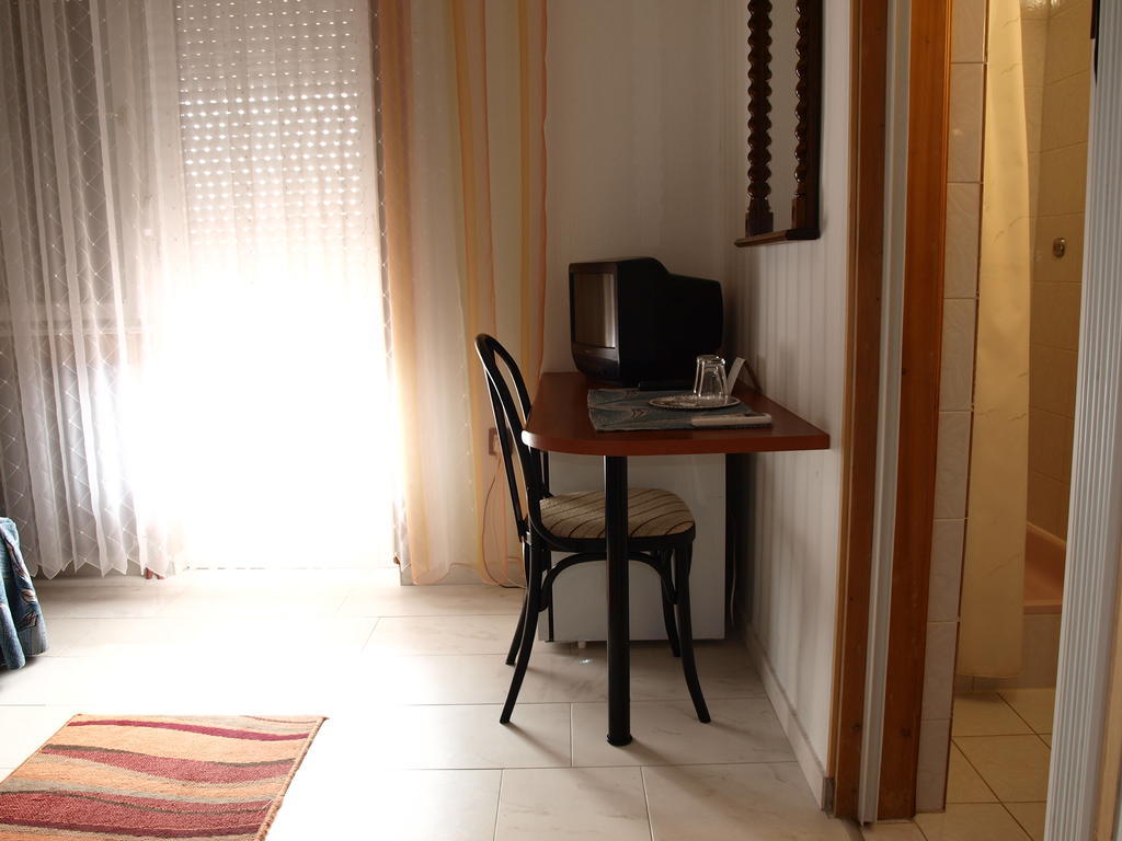 Angela Panzio Bed & Breakfast Berettyoujfalu Room photo
